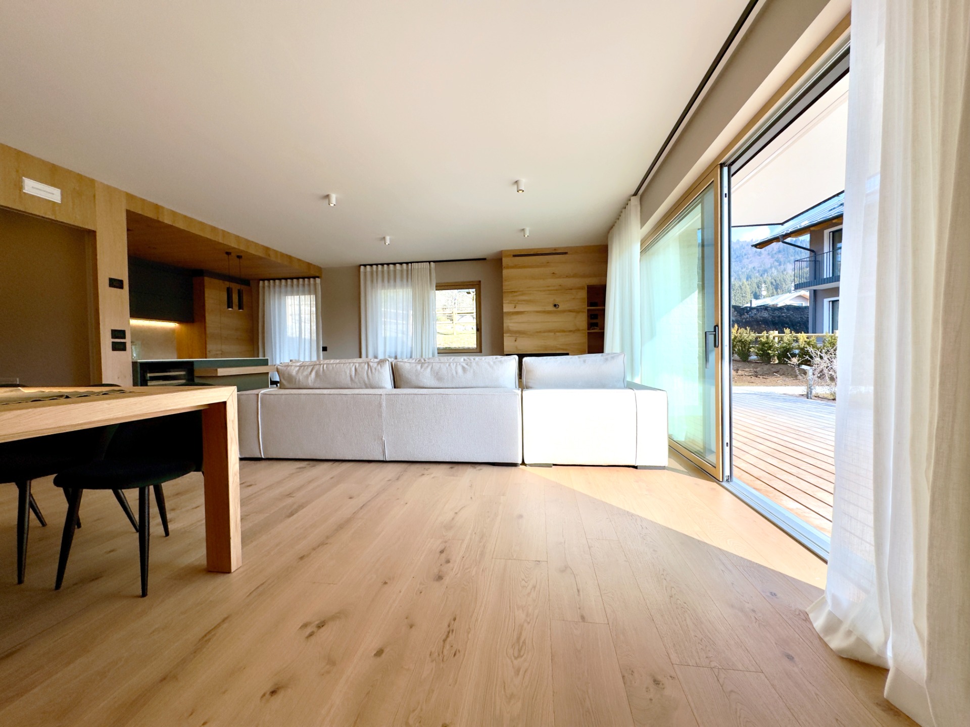 Completamente arredato, disponibile da subito. Cosa aspetti questa volta la vacanza è per tutta la vita!